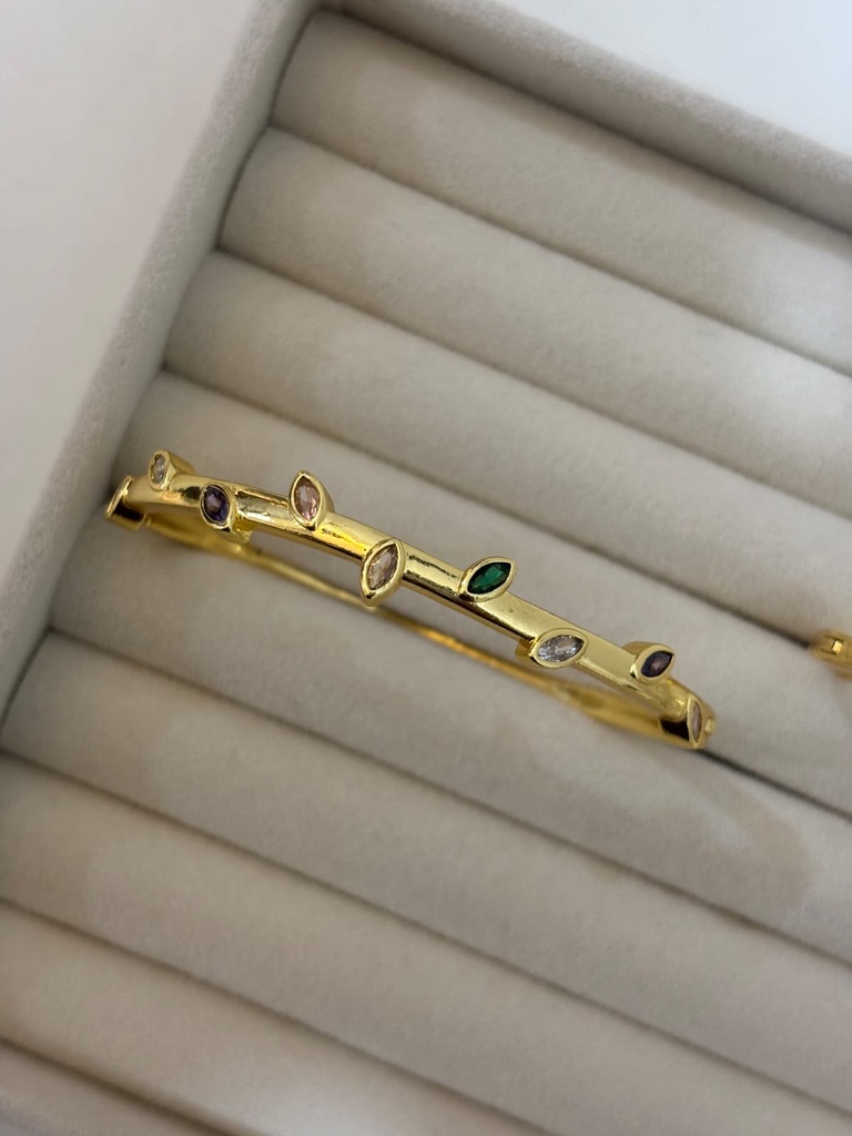Dainty Leaf Bracelet